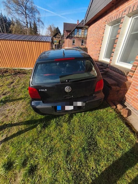 Second-hand VW Polo Basis 60 CP (44 kW) 1999 Negru Berlinǎ