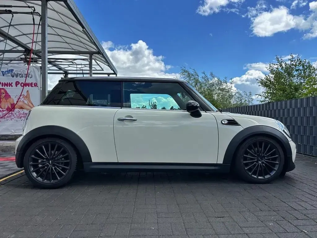 Gebraucht Mini Cooper 122 PS (89 kW) 2011 Weiß Kleinwagen