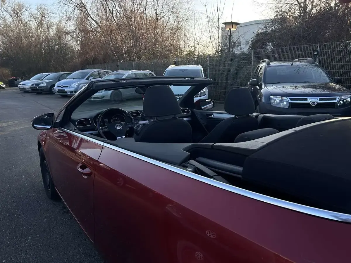 Gebraucht VW Golf Cabriolet Life 140 PS (102 kW) 2013 Sunset red metallic Cabrio