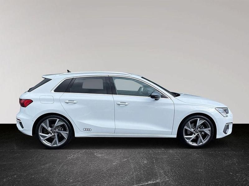 Używany Audi A3 Edition .1 150 KM (110 kW) 2021 Biały Sedan/Limuzyna