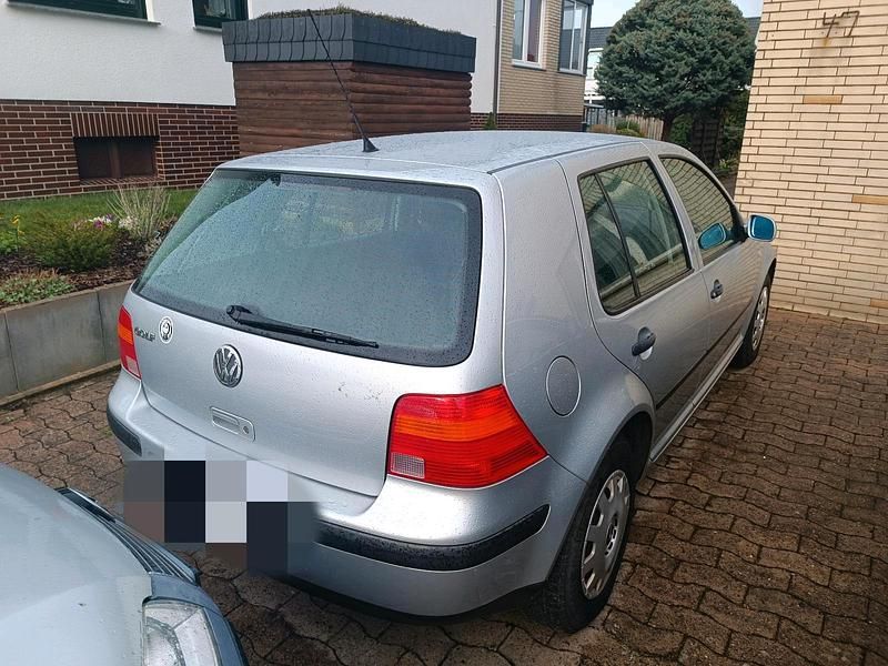 Gebraucht VW Golf IV 75 PS (55 kW) 2001 Silber Kleinwagen