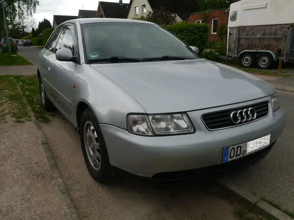 Second-hand Audi A3 125 CP (91 kW) 1996 Argintiu Hatchback