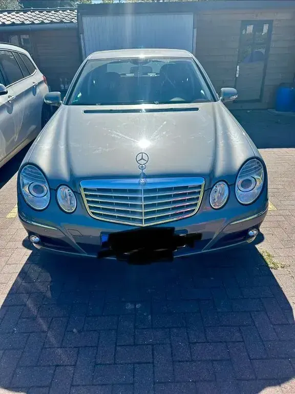 Second-hand Mercedes E200 Classic 184 CP (135 kW) 2006 Gri Berlinǎ