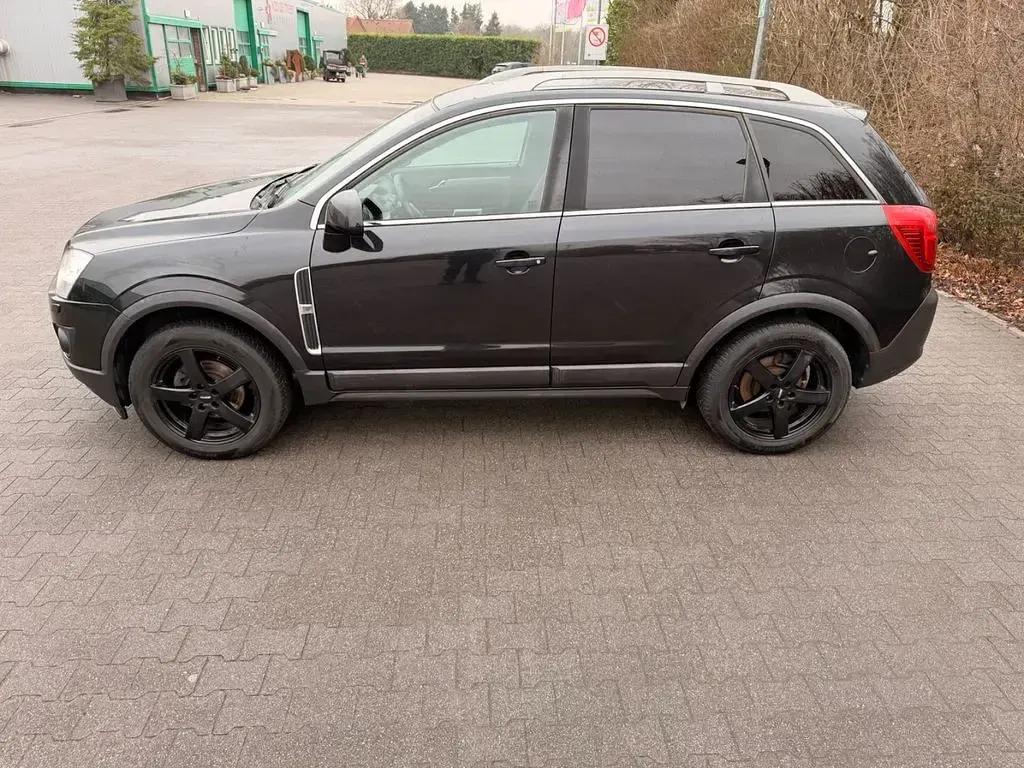 Używany Opel Antara Design Edition 170 KM (125 kW) 2017 Czarny SUV