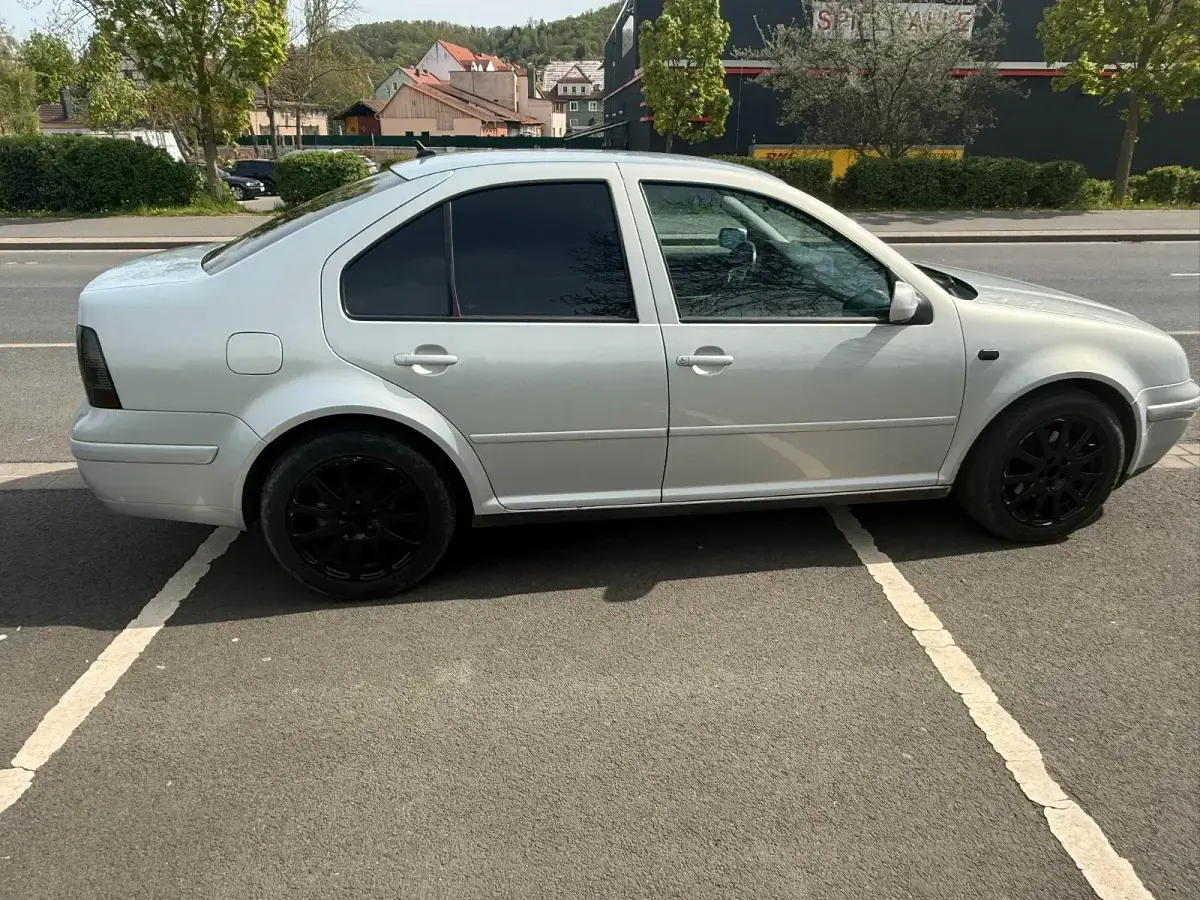 Gebraucht VW Bora 101 PS (74 kW) 1999 Silber Limousine