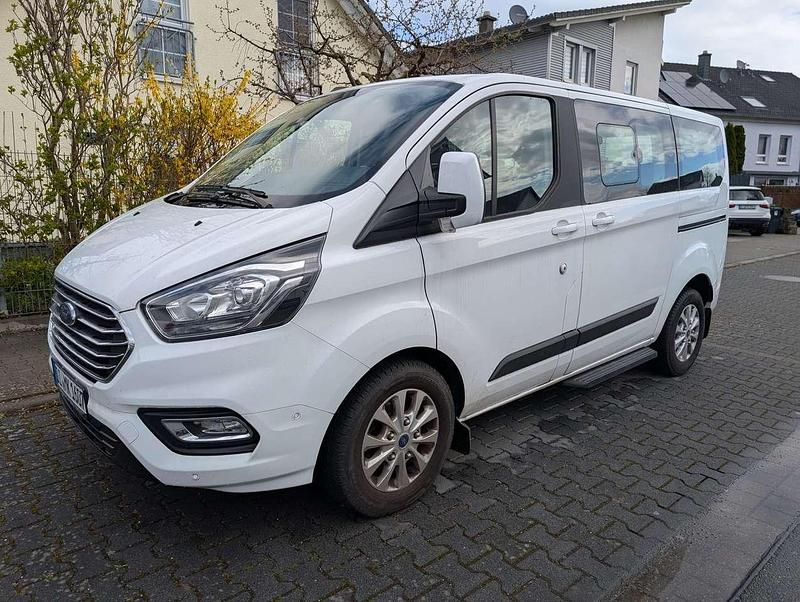 Gebraucht Ford Tourneo 131 PS (96 kW) 2020 Weiß Van / Kleinbus