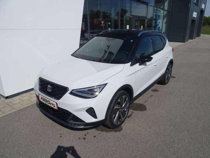 Neu Seat Arona FR 116 PS (85 kW) 2025 Nevada weiß / dach midnight schwarz (metallic) SUV