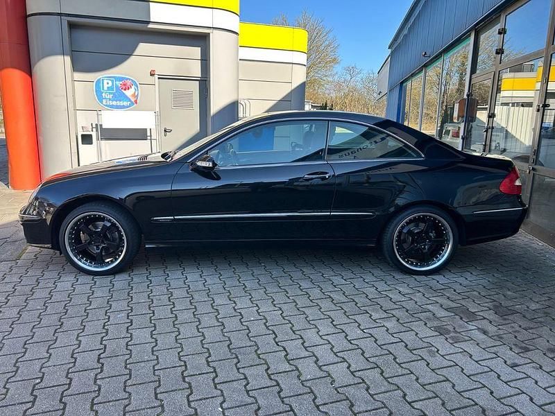 Gebraucht Mercedes CLK200 163 PS (119 kW) 2006 Schwarz Coupé