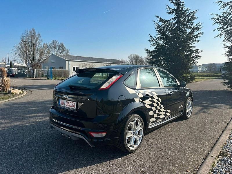 Gebraucht Ford Focus 145 PS (106 kW) 2009 Schwarz Limousine