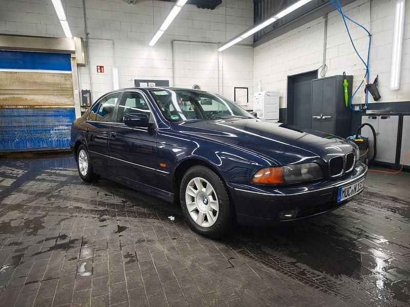 Gebraucht BMW 523 170 PS (125 kW) 1999 Blau Limousine