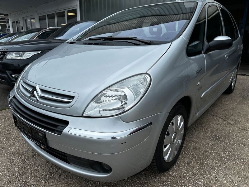 Grau Gebraucht 2006 Citroën Xsara Picasso Exclusive Van / Kleinbus | 2.999 € (Teuer) - Bild 1/4