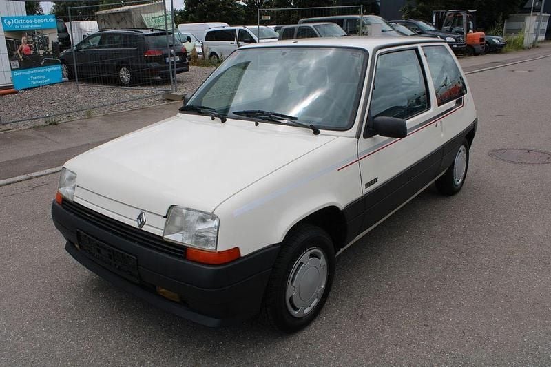 Używany Renault R5 58 KM (42 kW) 1988 Biały Hatchback