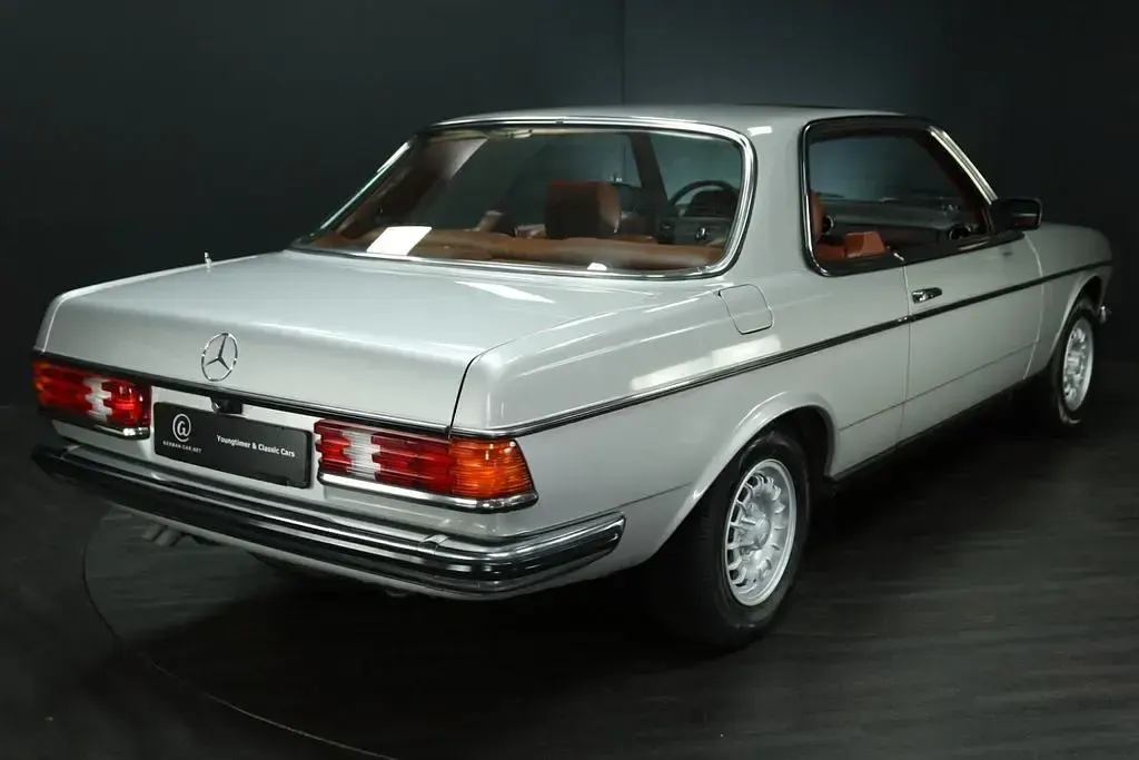 Gebraucht Mercedes 280 185 PS (136 kW) 1980 Silber Coupé