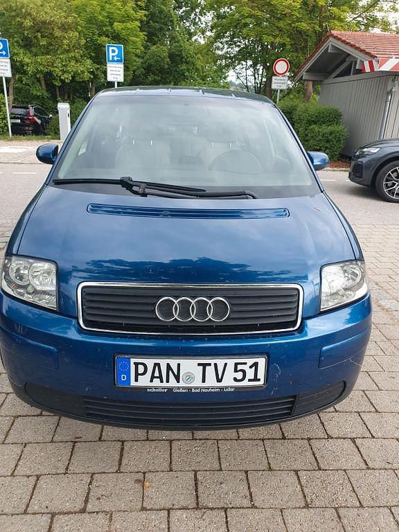 Blau Gebraucht 2005 Audi A2 Kleinwagen | 3.000 € (Fairer Preis) - Bild 1/4