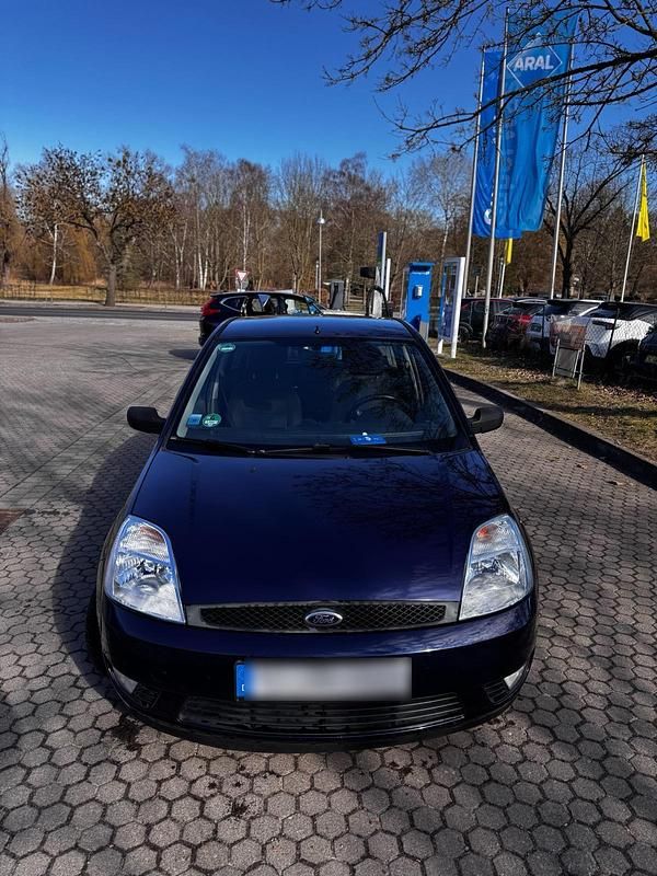 Gebraucht Ford Fiesta 69 PS (50 kW) 2002 Blau Kleinwagen