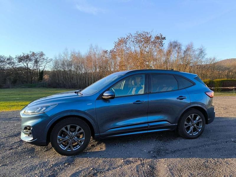 Gebraucht Ford Kuga ST-Line 152 PS (111 kW) 2021 Blau SUV
