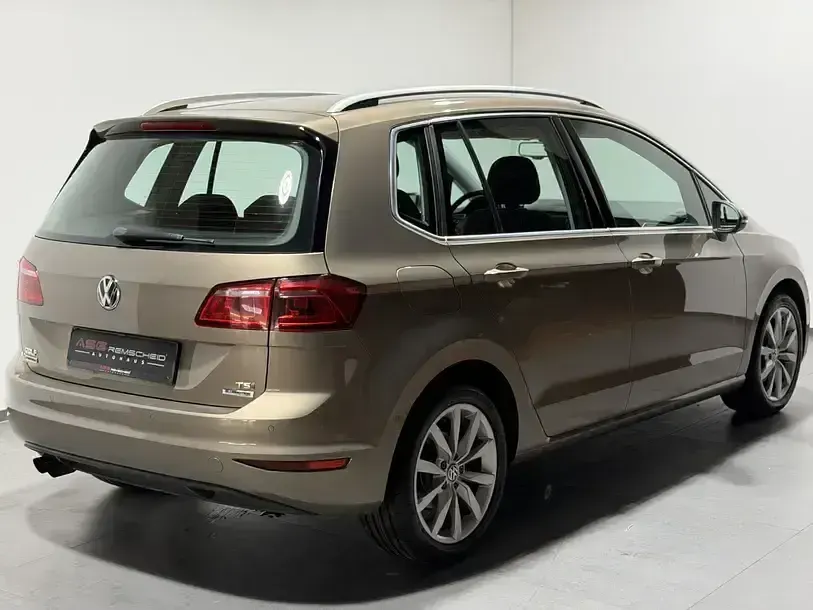Gebraucht VW Golf Sportsvan Highline 125 PS (91 kW) 2014 Gold Van / Kleinbus