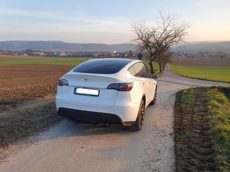 Used Tesla Model Y 378 kW (514 HP) 2022 White SUV