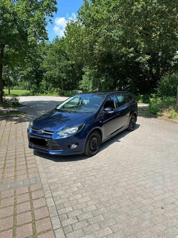 Blau Gebraucht 2011 Ford Focus Kombi | 4.750 € - Bild 1/4