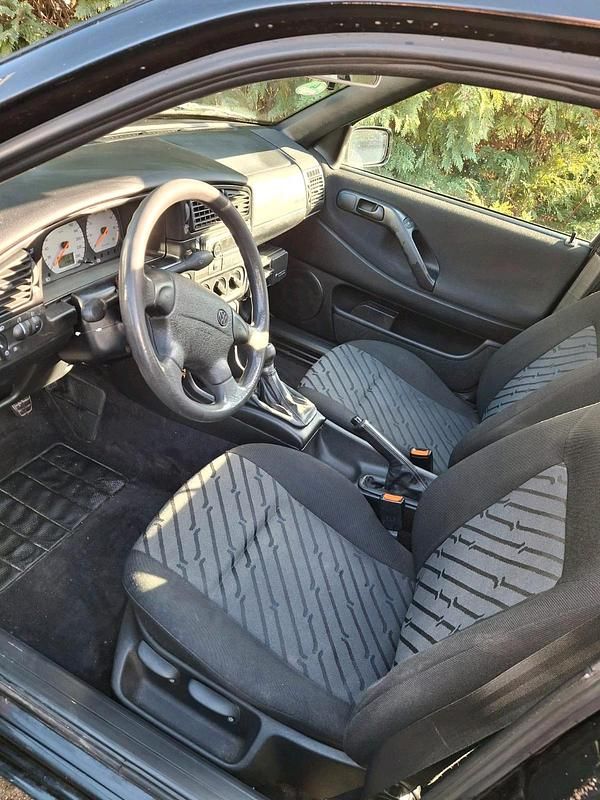Second-hand VW Passat 118 CP (86 kW) 1996 Negru Break