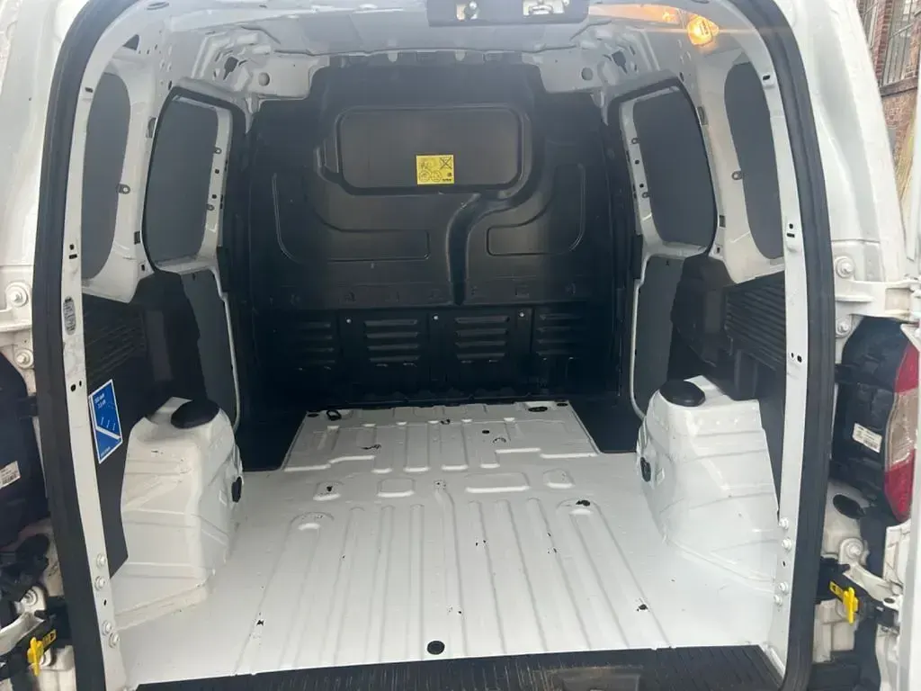 Używany Ford Transit Trend 101 KM (74 kW) 2019 Biały Minivan