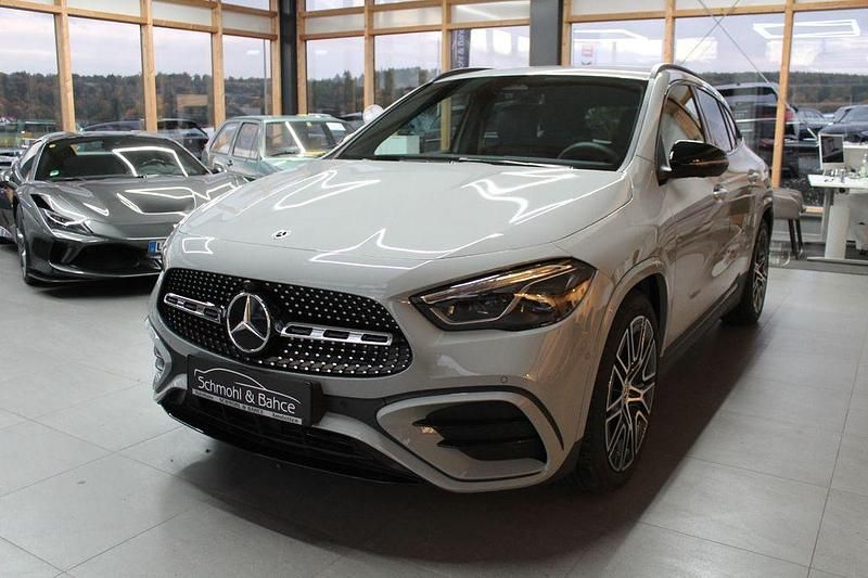 Grau Gebraucht 2025 Mercedes GLA220 AMG line SUV | 49.990 € (Guter Preis) - Bild 1/4
