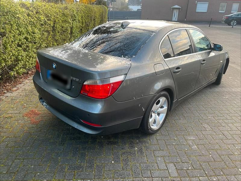 Gebraucht BMW 525 192 PS (141 kW) 2004 Grau Limousine