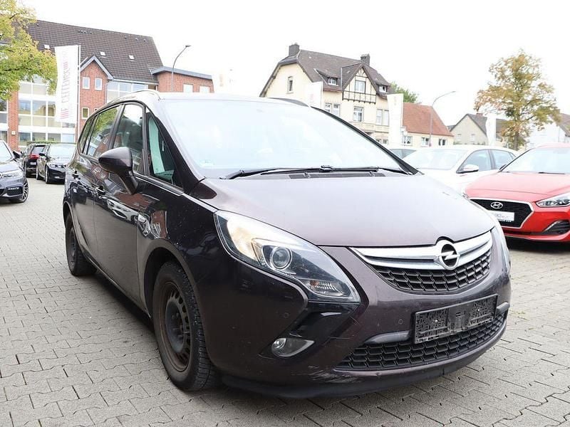 Mahagoni braun metallic Gebraucht 2012 Opel Zafira Tourer Edition Van / Kleinbus | 2.902 € (Superpreis) - Bild 1/4