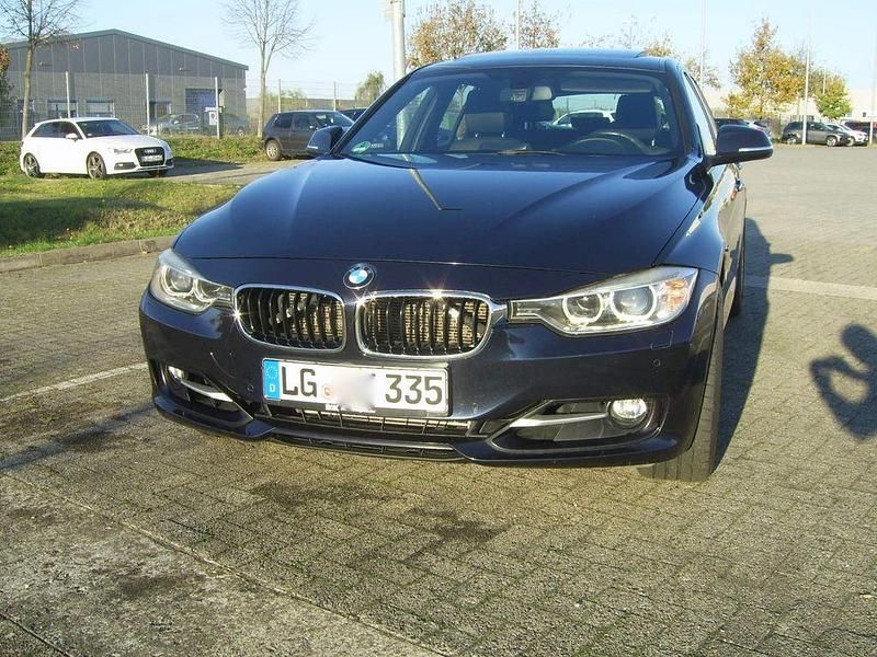 Blau Gebraucht 2013 BMW 335 Sport Line Kombi | 10.890 € (Guter Preis) - Bild 1/4