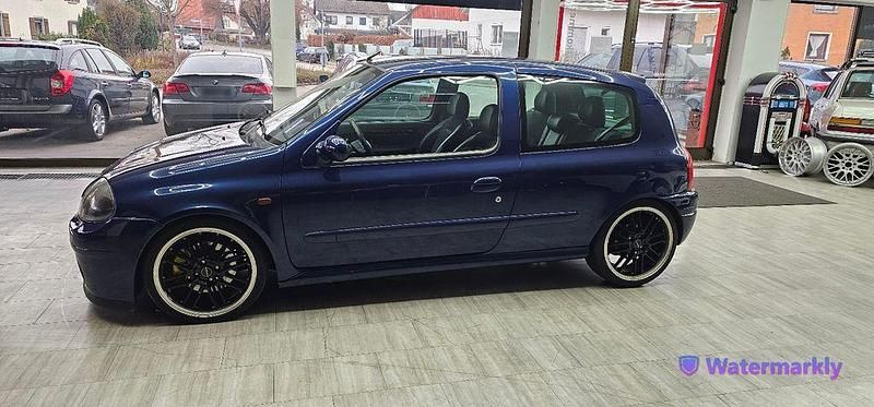 Second-hand Renault Clio II 169 CP (124 kW) 2000 Albastru Berlinǎ