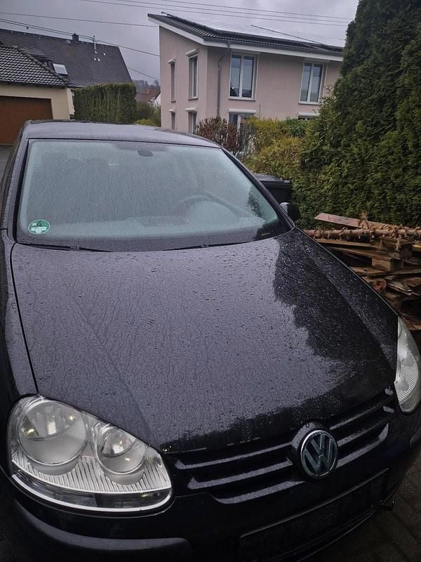 Usata VW Golf V 75 CV (55 kW) 2004 Nero Utilitaria