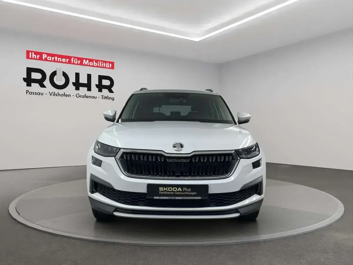 Gebraucht Skoda Kodiaq Ambition 200 PS (147 kW) 2023 Moonweiss perleffekt SUV