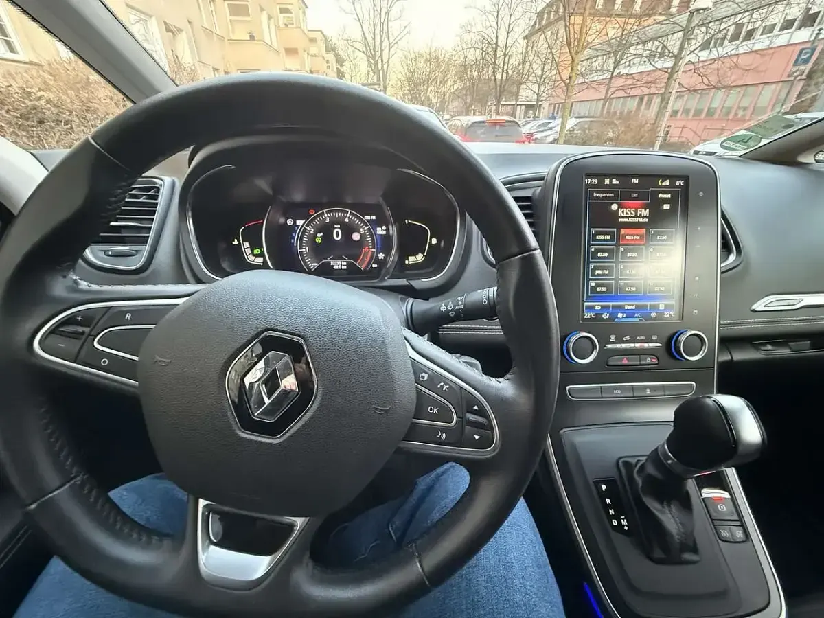 Gebraucht Renault Scenic E-Tech Intens 163 PS (119 kW) 2018 Van / Kleinbus