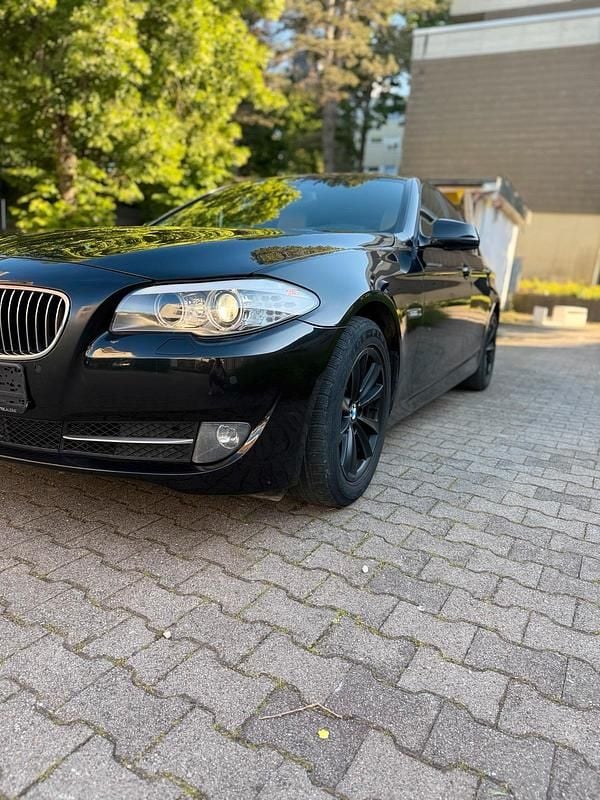 Gebraucht BMW 530 245 PS (180 kW) 2011 Schwarz Limousine