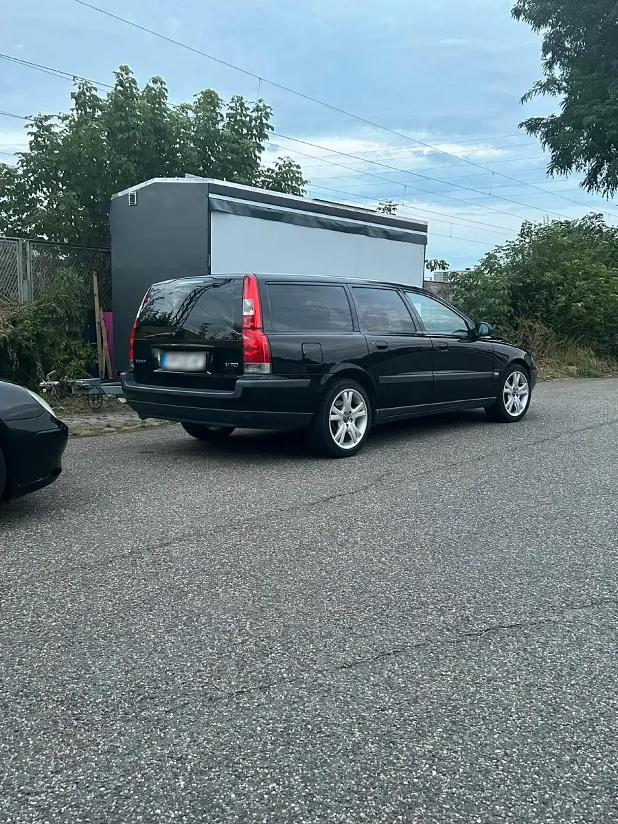 Gebraucht Volvo V70 140 PS (102 kW) 2001 Schwarz Kombi