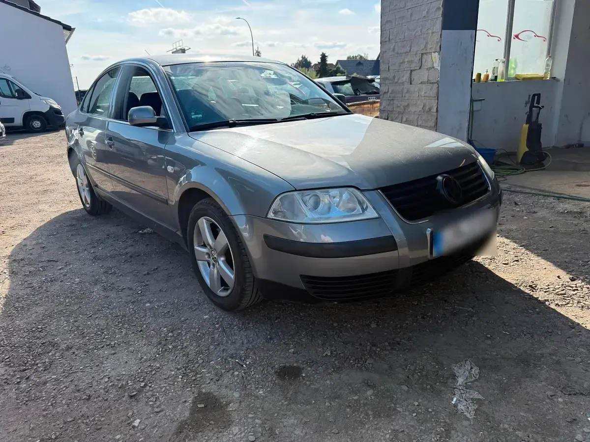 Gebraucht VW Passat 115 PS (84 kW) 2003 Grau Limousine