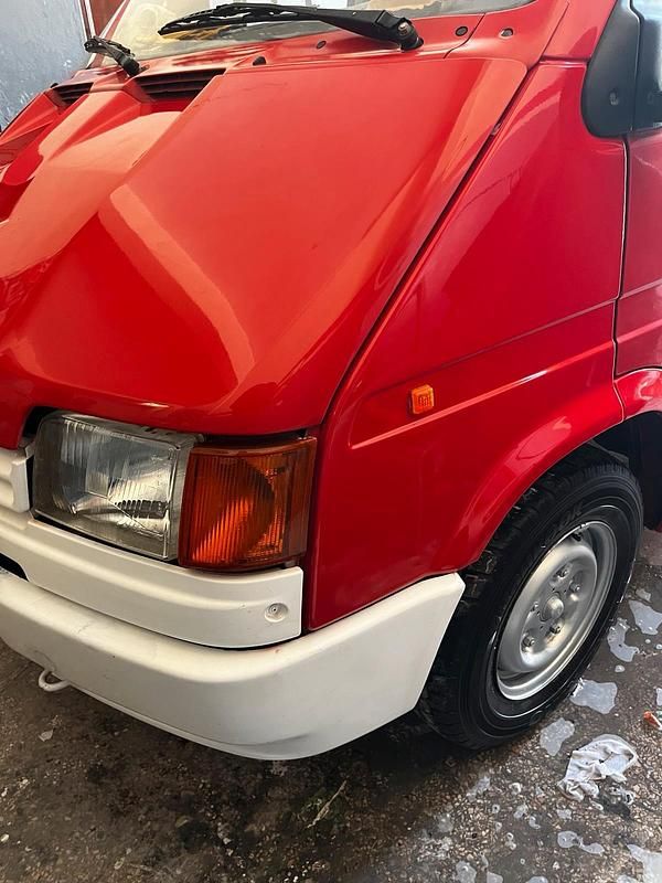 Usata Ford Transit 52 CV (38 kW) 1989 Rosso Monovolume
