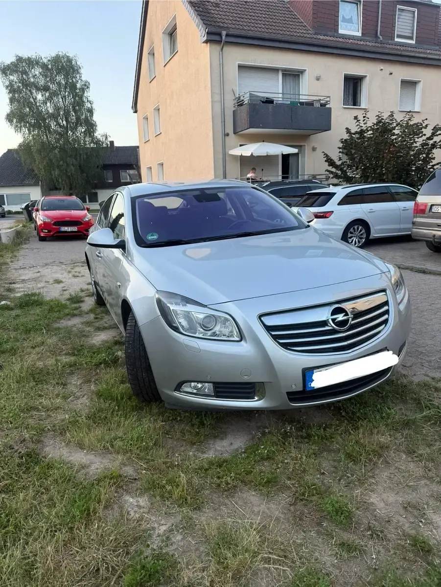 Gebraucht Opel Insignia 160 PS (117 kW) 2011 Silber Limousine