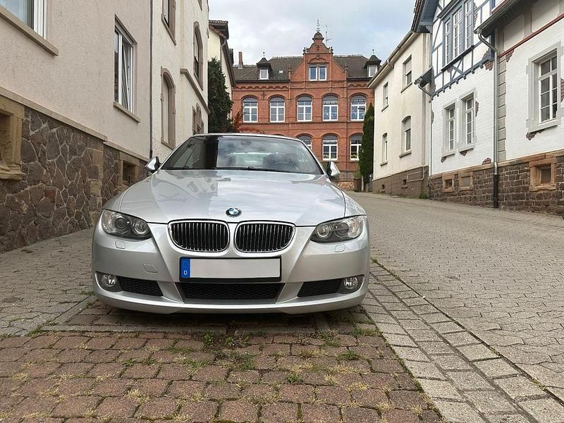 Silber Gebraucht 2008 BMW 325 Cabriolet Cabrio | 16.999 € (Teuer) - Bild 1/4
