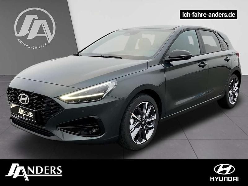 Grün Gebraucht 2025 Hyundai i30 Advantage Limousine | 21.690 € (Guter Preis) - Bild 1/2