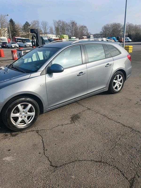Gebraucht Chevrolet Cruze 131 PS (96 kW) 2012 Grau Kombi
