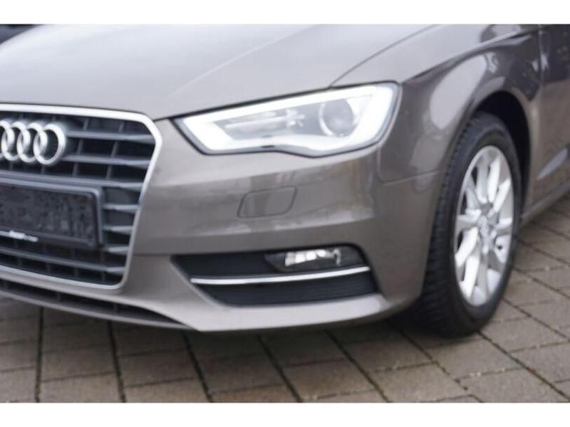 Gebraucht Audi A3 Attraction 125 PS (91 kW) 2016 Grau Limousine