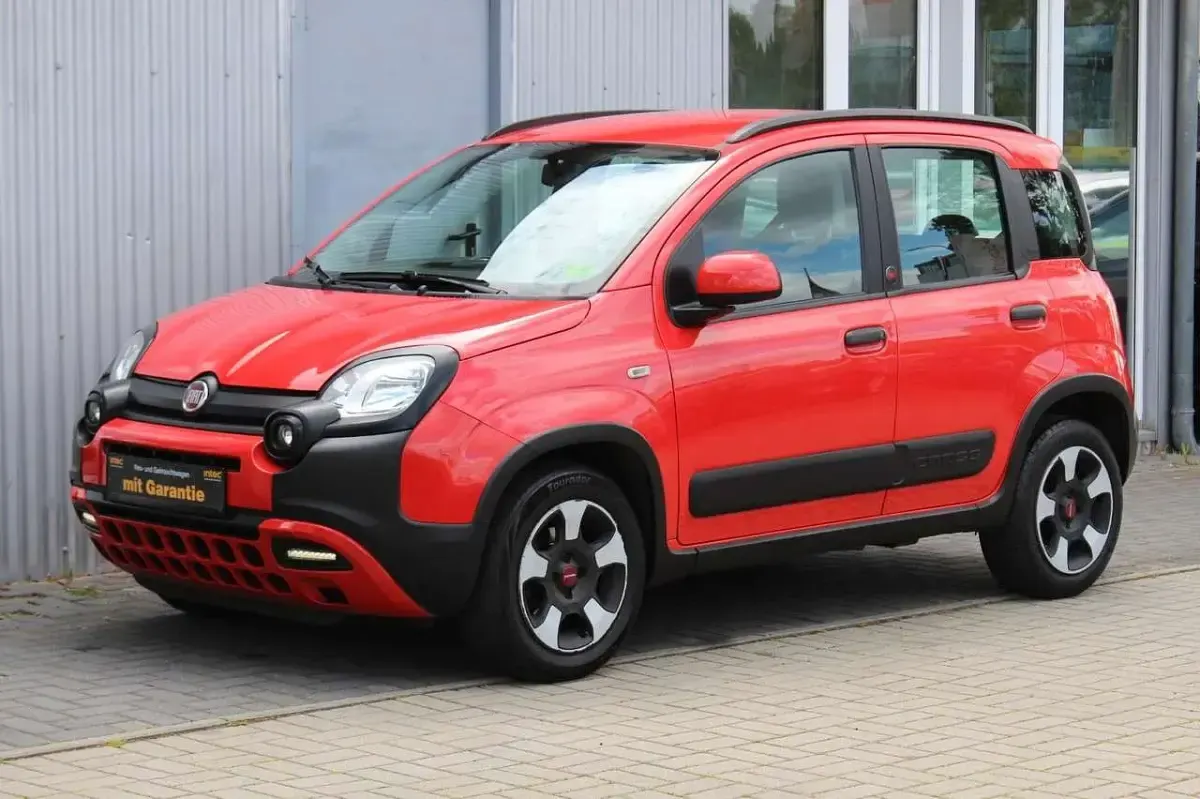 Gebraucht Fiat Panda Cross Cross 69 PS (50 kW) 2022 Colore esterno (bartolini rot) Kleinwagen