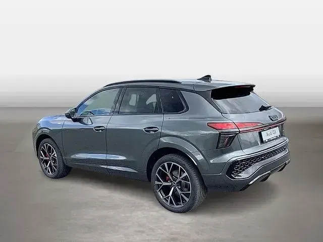 Neu Audi Q3 Sport 193 PS (141 kW) 2026 Grau SUV