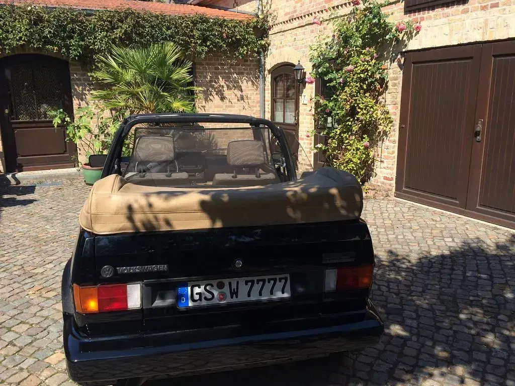 Gebraucht VW Golf Cabriolet 72 PS (52 kW) 1990 Schwarz Cabrio