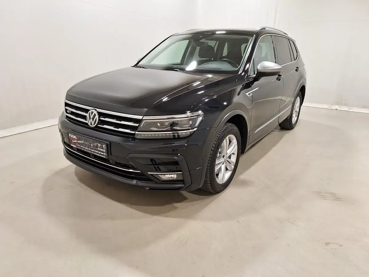 Gebraucht VW Tiguan Allspace R-line 240 PS (176 kW) 2020 Deep black perleffekt SUV