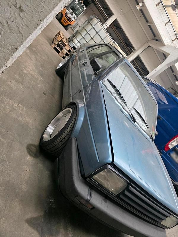 Second-hand VW Jetta 55 CP (40 kW) 1989 Albastru Berlinǎ