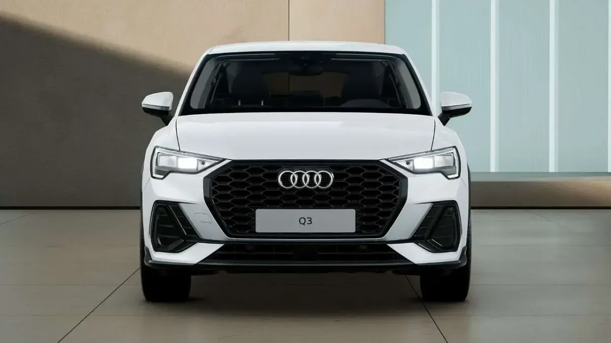 Gebraucht Audi Q3 Sportback S-Line 150 PS (110 kW) 2025 Gletscherweiss metallic SUV
