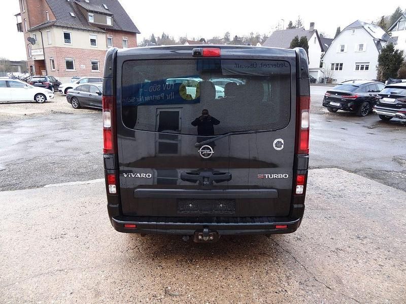 Gebraucht Opel Vivaro 145 PS (106 kW) 2017 Schwarz Van / Kleinbus