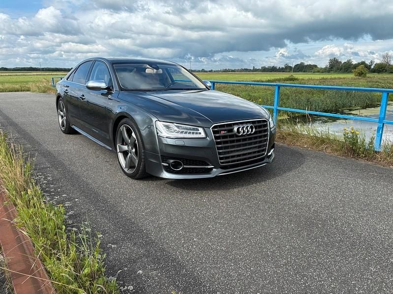 Grau Gebraucht 2014 Audi S8 Limousine | 27.499 € (Guter Preis) - Bild 1/4